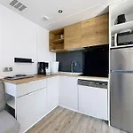 Mobil-home Confort 3 Ch, Piscine Chauffee, 200m Plage, Parking, Wifi, Animaux Admis - Fr-1-361a-72 בית נופש *