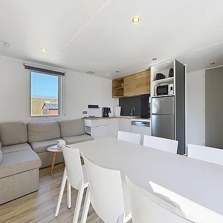 Mobil-home Confort 3 Ch, Piscine Chauffee, 200m Plage, Parking, Wifi, Animaux Admis - Fr-1-361a-72 Holiday home Jullouville-les-Pins